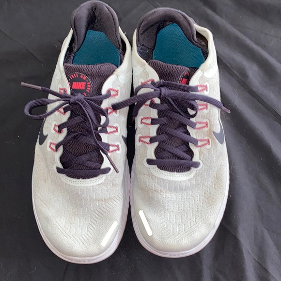 NIKE- Nike Free Run Mint & Black Running Shoes Size 9 - Picture 2 of 7